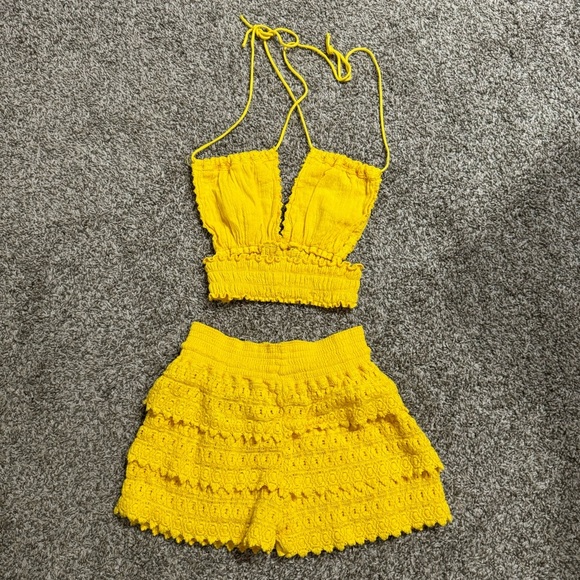 Island Wear 2 Piece Set Cropped Top and Shorts Size Small - Picture 1 of 7